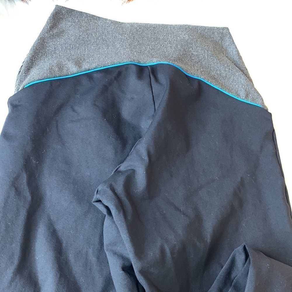 Liquido Black & Gray Leggings Size Medium - Picture 4 of 10